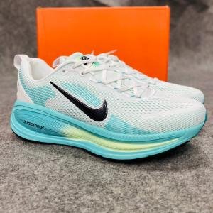 Nike Air Zoom Vomero 18 Light Blue