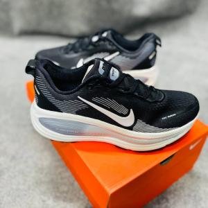 Nike Air Zoom Vomero 18 Black & White
