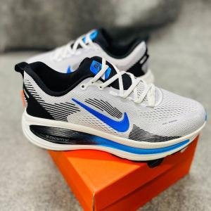 Nike Air Zoom Vomero 18 Black & White