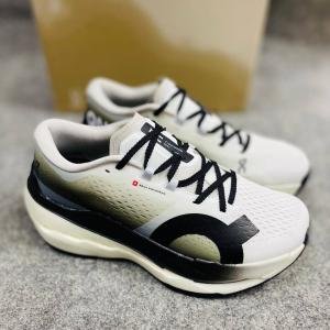 Cloudboom Max Offwhite & Black