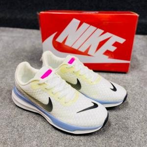 Nike Zoom Invincible run 3 White